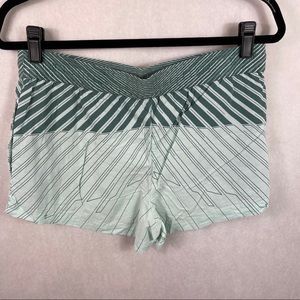 Lou & Grey Shorts Striped Green Medium Pockets